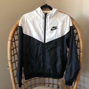 Nike women’s sportswear windrunner jacket